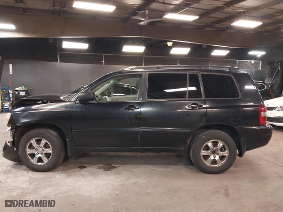 2004 Toyota Highlander with VIN JTEEP21A740043174, listed as a IAAI auction lot 41821037 with 453,624 mi miles. Bid and sale history available at carsss.com. Image 15.