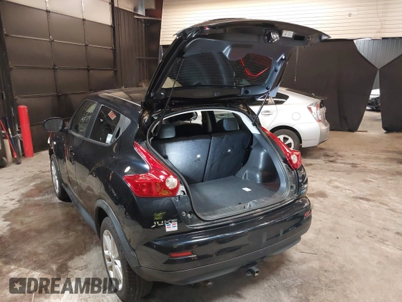 2013 Nissan Juke SL z VIN JN8AF5MV0DT215912, wystawiony jako IAAI lot #42281543 z przebiegiem 154 119 mil mil oraz . Historia ofert i sprzedaży dostępna na DreamBid. Obrazek 3.