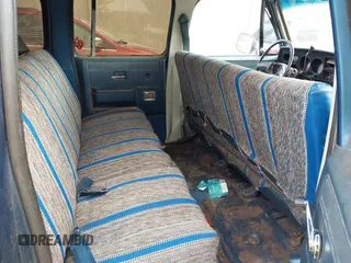1981 Chevrolet Suburban z VIN 1G8EK16L5BF127764, wystawiony jako IAAI lot #42062572 z przebiegiem 83 014 mil mil oraz . Historia ofert i sprzedaży dostępna na DreamBid. Obrazek 8.