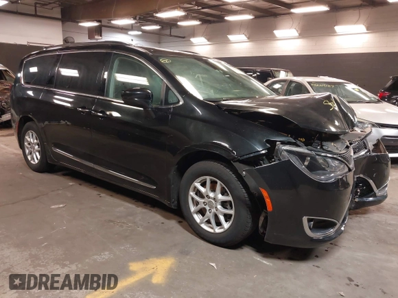 2020 Chrysler Pacifica Touring L with VIN 2C4RC1BG2LR280156, listed as a IAAI auction lot 42182406 with 105,038 mi miles and . Bid and sale history available at DreamBid. Image 1.