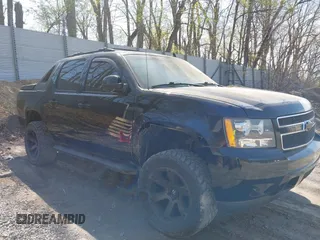 2011 Chevrolet Avalanche LS with VIN 3GNTKEE38BG141508, listed as a IAAI auction lot 42103252 with 107,997 mi miles and . Bid and sale history available at DreamBid. Image 6.