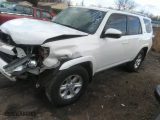 2018 Toyota 4Runner SR5 with VIN JTEZU5JR3J5176336, listed as a IAAI auction lot 41719057 with 152,797 mi miles. Bid and sale history available at carsss.com. Image 17.
