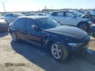 2015 BMW 3 Series 328i z VIN WBA3C1C57FK120647, wystawiony jako IAAI lot #41699476 z przebiegiem 84 933 mil mil oraz . Historia ofert i sprzedaży dostępna na DreamBid. Obrazek 1.