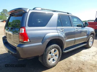 2007 Toyota 4Runner SR5 with VIN JTEZU14R978086300, listed as a IAAI auction lot 42090552 with 175,775 mi miles. Bid and sale history available at carsss.com. Image 4.