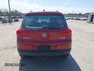 2015 Volkswagen Tiguan SE z VIN WVGBV7AX7FW056002, wystawiony jako IAAI lot #42122641 z przebiegiem 77 037 mil mil oraz . Historia ofert i sprzedaży dostępna na DreamBid. Obrazek 16.