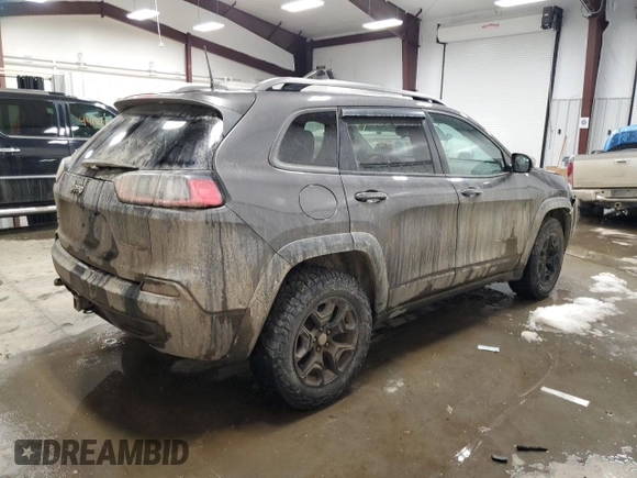 2019 Jeep Cherokee Trailhawk Elite with VIN 1C4PJMBX4KD138598, listed as a Copart auction lot 45204255 with 135,557 mi miles and Salvage Title. Bid and sale history available at carsss.com. Image 3.