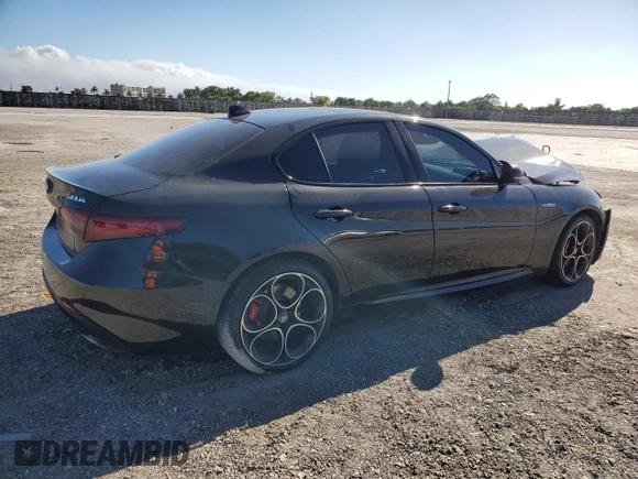 2022 Alfa Romeo Giulia Veloce with VIN ZARFAMBN2N7665252, listed as a Copart auction lot 49545425 with 31,935 mi miles and Non Repairable. Bid and sale history available at carsss.com. Image 3.