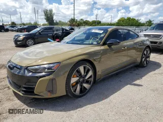 2022 Audi RS e-tron GT z VIN WAUBHBFWXN7904541, wystawiony jako Copart lot #68877093 z przebiegiem 2676 mil mil oraz . Historia ofert i sprzedaży dostępna na DreamBid. Obrazek 1.