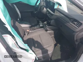 2025 Ford Escape Active z VIN 1FMCU0GNXSUA45604, wystawiony jako IAAI lot #42136960 z przebiegiem 4 161 mil mil oraz . Historia ofert i sprzedaży dostępna na DreamBid. Obrazek 5.