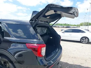 2022 Ford Explorer ST z VIN 1FM5K8GC1NGA40631, wystawiony jako IAAI lot #42009716 z przebiegiem 37 700 mil mil oraz . Historia ofert i sprzedaży dostępna na DreamBid. Obrazek 18.