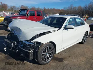 2019 BMW 3 Series 330i xDrive with VIN WBA5R7C54KAJ87250, listed as a IAAI auction lot 40857709 with 81,796 mi miles. Bid and sale history available at carsss.com. Image 18.