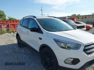 2019 Ford Escape SE z VIN 1FMCU0GD2KUC47330, wystawiony jako IAAI lot #42350070 z przebiegiem 72 597 mil mil oraz . Historia ofert i sprzedaży dostępna na DreamBid. Obrazek 1.