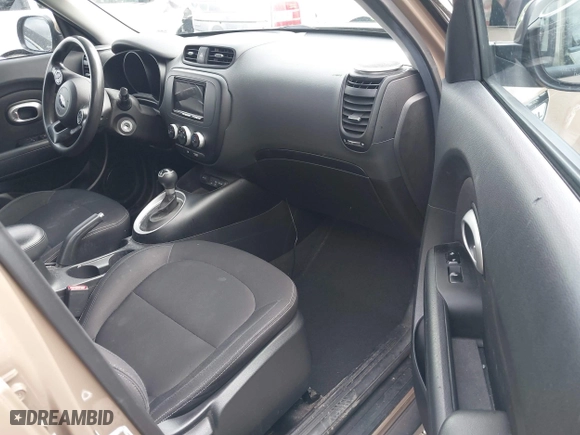 2015 Kia Soul with VIN KNDJN2A27F7164461, listed as a IAAI auction lot 41692386 with 92,359 mi miles. Bid and sale history available at carsss.com. Image 5.