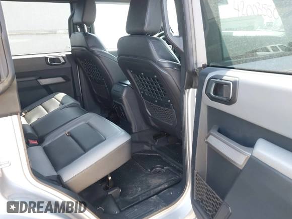 2022 Ford Bronco с VIN 1FMDE5BH3NLA79314, выставлен на аукционе IAAI как лот 42003550 с пробегом 15 303 миль миль и . История ставок и продаж доступна на DreamBid. Изображение 8.