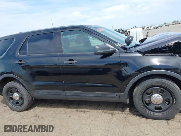 2016 Ford Police Interceptor Utility z VIN 1FM5K8AR8GGB36191, wystawiony jako IAAI lot #42046563 z przebiegiem 102 912 mil mil oraz . Historia ofert i sprzedaży dostępna na DreamBid. Obrazek 13.