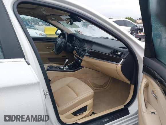 2012 BMW 5 Series 528i with VIN WBAXG5C55CDW85766, listed as a IAAI auction lot 41373727 with 105,056 mi miles. Bid and sale history available at carsss.com. Image 5.