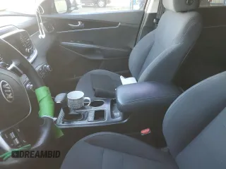 2019 Kia Sorento L z VIN 5XYPG4A35KG478504, wystawiony jako Copart lot #81063734 z przebiegiem Nie podano mil oraz Nie do naprawy • Non repairable. Historia ofert i sprzedaży dostępna na DreamBid. Obrazek 9.