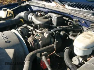 2003 Chevrolet Silverado 1500 с VIN 1GCEK14X03Z134827, выставлен на аукционе IAAI как лот 41089211 с пробегом 154 423 миль миль и . История ставок и продаж доступна на DreamBid. Изображение 19.