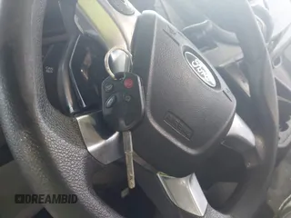 2015 Ford Transit Cargo z VIN 1FTNR2CM1FKA40154, wystawiony jako IAAI lot #42210986 z przebiegiem 164 324 mil mil oraz . Historia ofert i sprzedaży dostępna na DreamBid. Obrazek 11.