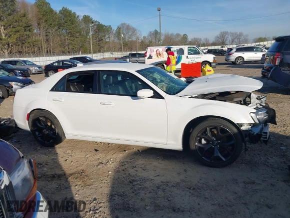 2021 Chrysler 300 with VIN 2C3CCABG1MH595841, listed as a IAAI auction lot 41826140 with 40,417 mi miles. Bid and sale history available at carsss.com. Image 14.