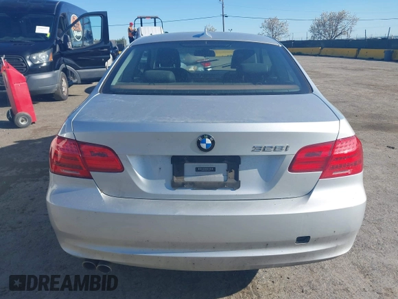2013 BMW 3 Series 328i with VIN WBAKE3C54DE771909, listed as a IAAI auction lot 41950288 with 139,929 mi miles and . Bid and sale history available at DreamBid. Image 17.