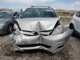 2008 Toyota Sienna XLE with VIN 5TDBK22C78S020454, listed as a Copart auction lot 70636964 with 192,735 mi miles and Salvage Title. Bid and sale history available at carsss.com. Image 5.