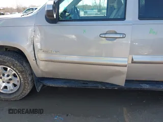 2007 GMC Yukon SLE z VIN 1GKFK13057J197990, wystawiony jako IAAI lot #41963224 z przebiegiem 187 060 mil mil oraz . Historia ofert i sprzedaży dostępna na DreamBid. Obrazek 6.