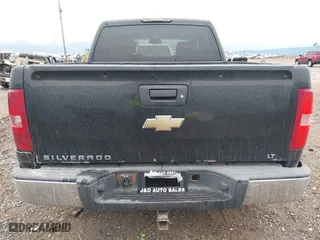 2008 Chevrolet Silverado 1500 LTZ with VIN 3GCEK13JX8G219680, listed as a IAAI auction lot 40938625 with 260,432 mi miles. Bid and sale history available at carsss.com. Image 17.