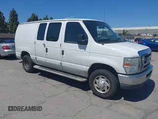 2014 Ford Econoline Cargo Commercial z VIN 1FTNE2EW8EDA30699, wystawiony jako IAAI lot #42311331 z przebiegiem 167 772 mil mil oraz . Historia ofert i sprzedaży dostępna na DreamBid. Obrazek 1.