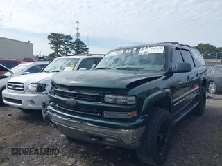 2001 Chevrolet Suburban LS with VIN 3GNGK26U11G231007, listed as a IAAI auction lot 41452238 with 339,628 mi miles. Bid and sale history available at carsss.com. Image 17.