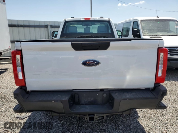 2023 Ford F-250 XL z VIN 1FTBF2BA9PED72362, wystawiony jako Copart lot #53801085 z przebiegiem Nie podano mil oraz Szkoda całkowita • Salvage title. Historia ofert i sprzedaży dostępna na DreamBid. Obrazek 6.