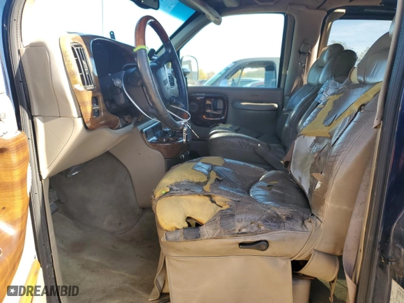 2001 GMC Savana Cargo Van YF7 Upfitter with VIN 1GDFG15R011100304, listed as a Copart auction lot 80039964 with 231,537 mi miles and Salvage Title. Bid and sale history available at carsss.com. Image 7.