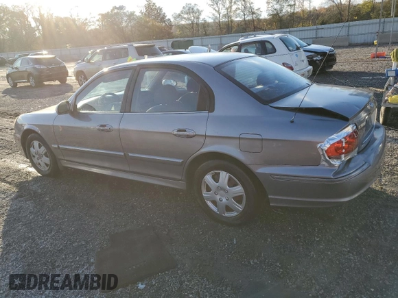 2005 Hyundai Sonata GL with VIN KMHWF25S55A113518, listed as a Copart auction lot 80076884 with 141,257 mi miles and Salvage Title. Bid and sale history available at carsss.com. Image 2.