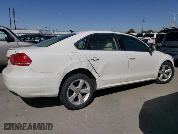 2013 Volkswagen Passat SE w/Sunroof with VIN 1VWBP7A35DC139094, listed as a Copart auction lot 48943295 with 74,302 mi miles and Salvage Title. Bid and sale history available at carsss.com. Image 3.