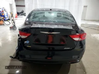 2015 Chrysler 200 S z VIN 1C3CCCBB3FN629045, wystawiony jako Copart lot #60841335 z przebiegiem 114 966 mil mil oraz Szkoda całkowita • Salvage title. Historia ofert i sprzedaży dostępna na DreamBid. Obrazek 6.