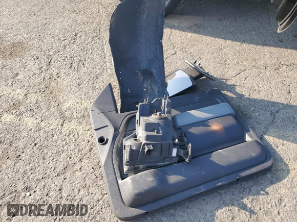 2013 Ford F-150 XL с VIN 1FTMF1CM4DKG33728, выставлен на аукционе Copart как лот 64748875 с пробегом 61 417 миль миль и Списание • Salvage title. История ставок и продаж доступна на DreamBid. Изображение 12.