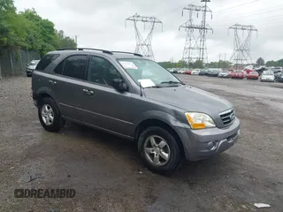 2008 Kia Sorento LX z VIN KNDJC735785771128, wystawiony jako IAAI lot #42367875 z przebiegiem 293 009 mil mil oraz . Historia ofert i sprzedaży dostępna na DreamBid. Obrazek 1.