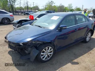 2013 Volkswagen Jetta SE with VIN 3VWDP7AJ7DM385781, listed as a IAAI auction lot 42160368 with 95,550 mi miles and . Bid and sale history available at DreamBid. Image 18.