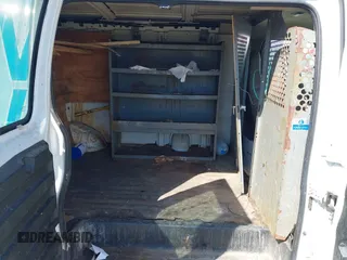 2004 Chevrolet Express Cargo z VIN 1GCFG15X141188528, wystawiony jako IAAI lot #41839607 z przebiegiem 159 982 mil mil oraz . Historia ofert i sprzedaży dostępna na DreamBid. Obrazek 8.