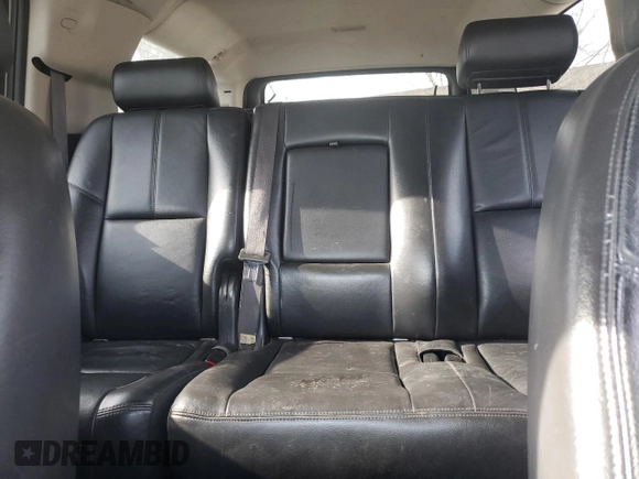 2008 Chevrolet Suburban LT w/2LT with VIN 3GNFK16368G292733, listed as a Copart auction lot 46020845 with 272,621 mi miles and Clean Title. Bid and sale history available at carsss.com. Image 10.
