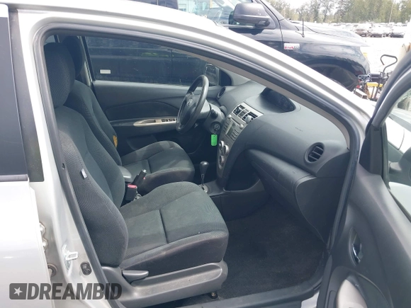 2009 Toyota Yaris with VIN JTDBT903391322248, listed as a IAAI auction lot 40112165 with 193,625 mi miles. Bid and sale history available at carsss.com. Image 5.
