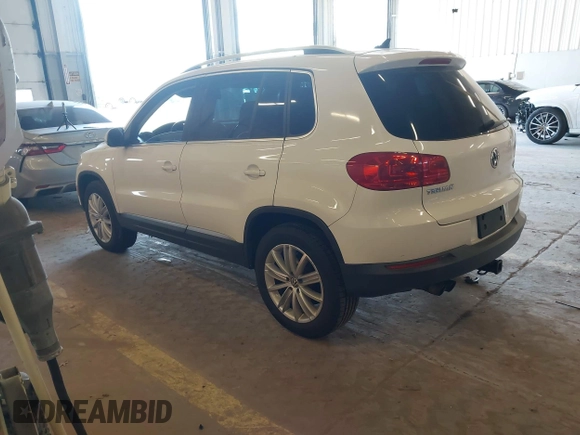 2012 Volkswagen Tiguan S z VIN WVGBV7AXXCW572690, wystawiony jako IAAI lot #42074464 z przebiegiem 133 049 mil mil oraz . Historia ofert i sprzedaży dostępna na DreamBid. Obrazek 3.