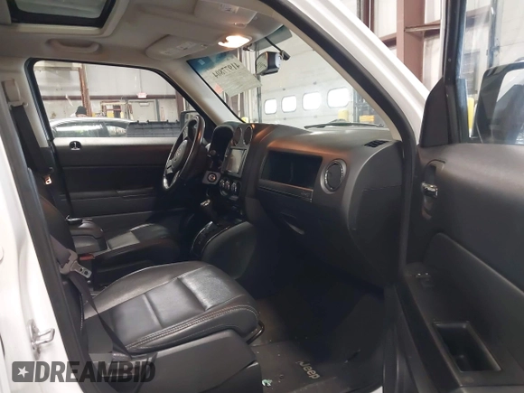 2016 Jeep Patriot High Altitude Edition with VIN 1C4NJRFB6GD581944, listed as a IAAI auction lot 41977804 with 162,906 mi miles. Bid and sale history available at carsss.com. Image 5.