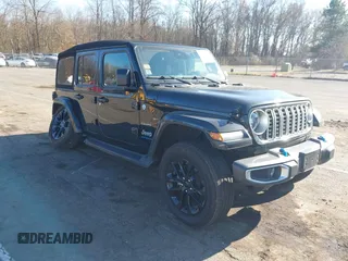 2024 Jeep Wrangler Sahara z VIN 1C4RJXP61RW130192, wystawiony jako IAAI lot #40890751 z przebiegiem 10 614 mil mil oraz . Historia ofert i sprzedaży dostępna na DreamBid. Obrazek 1.