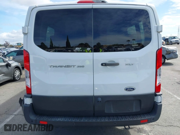 2021 Ford Transit Passenger XL с VIN 1FBAX2Y88MKA15155, выставлен на аукционе IAAI как лот 41730982 с пробегом 70 357 миль миль и . История ставок и продаж доступна на DreamBid. Изображение 16.