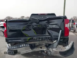 2020 Chevrolet Silverado 1500 LT with VIN 3GCUYDEDXLG381787, listed as a IAAI auction lot 41725948 with 218,895 mi miles and . Bid and sale history available at DreamBid. Image 6.
