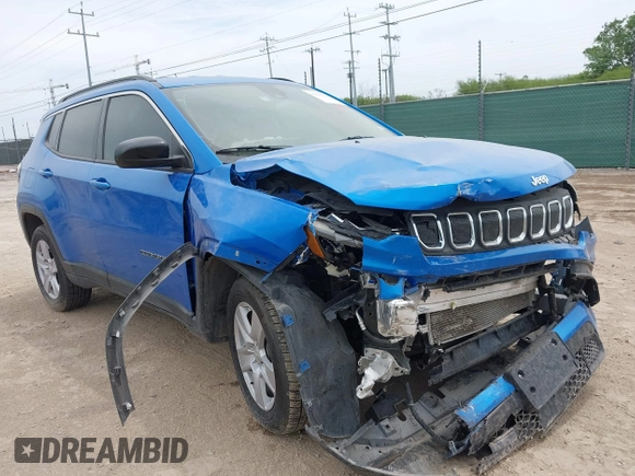 2022 Jeep Compass Latitude with VIN 3C4NJDBB3NT231817, listed as a IAAI auction lot 42070320 with 44,804 mi miles and . Bid and sale history available at DreamBid. Image 6.
