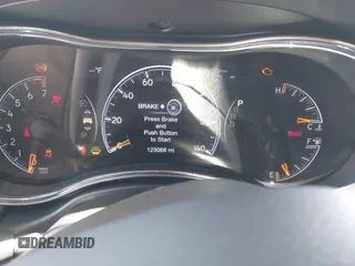 2020 Jeep Grand Cherokee Laredo E с VIN 1C4RJEAG1LC170576, выставлен на аукционе IAAI как лот 42283104 с пробегом 123 068 миль миль и . История ставок и продаж доступна на DreamBid. Изображение 16.