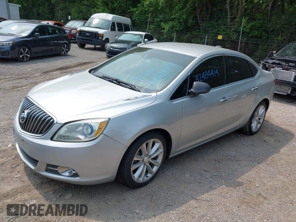 2015 Buick Verano Group z VIN 1G4PS5SK4F4169942, wystawiony jako IAAI lot #42484414 z przebiegiem 113 471 mil mil oraz . Historia ofert i sprzedaży dostępna na DreamBid. Obrazek 2.
