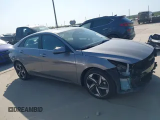 2022 Hyundai Elantra SEL z VIN KMHLN4AG5NU357557, wystawiony jako IAAI lot #41989654 z przebiegiem 56 010 mil mil oraz . Historia ofert i sprzedaży dostępna na DreamBid. Obrazek 14.